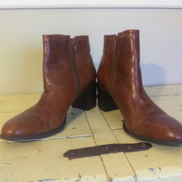 Naturalizer Leather Ankle Boot - Picture 2 of 12